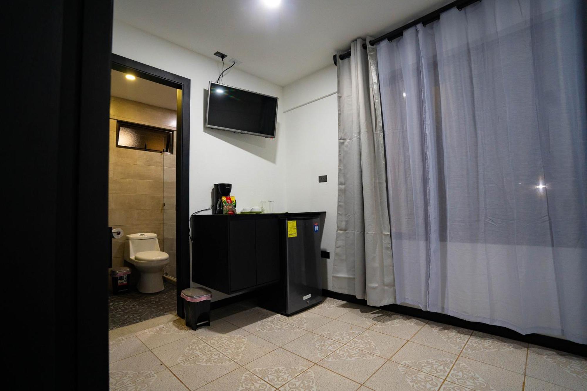 Apartamentos La Casona La Fortuna Bagian luar foto