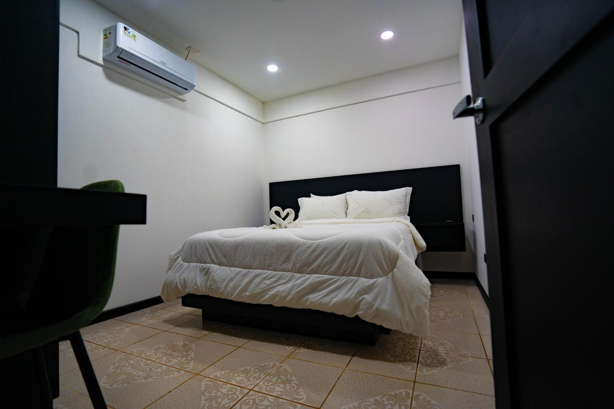 Apartamentos La Casona La Fortuna Bagian luar foto
