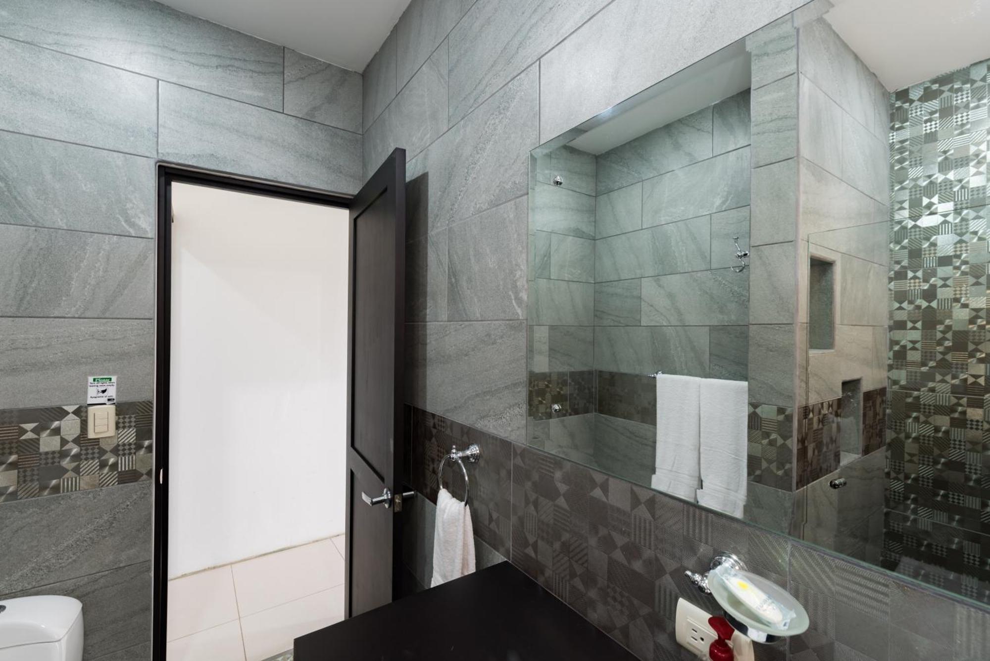 Apartamentos La Casona La Fortuna Bagian luar foto