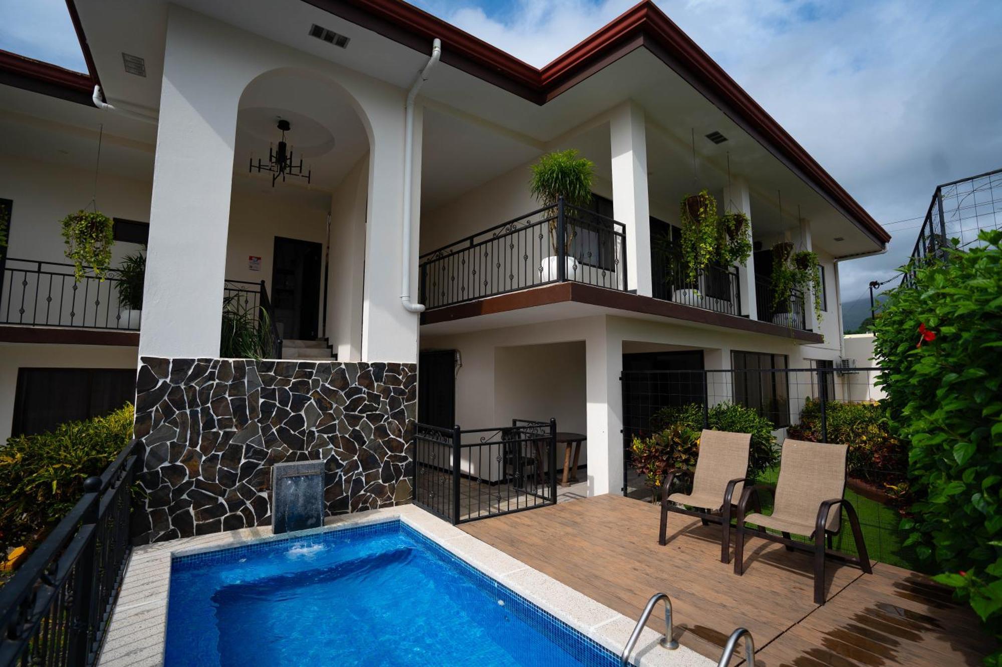 Apartamentos La Casona La Fortuna Bagian luar foto