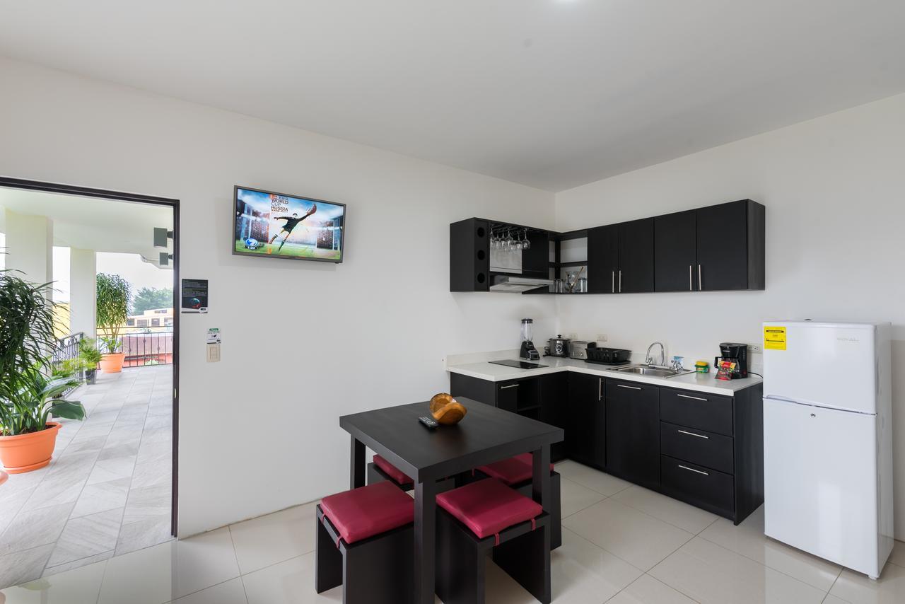 Apartamentos La Casona La Fortuna Bagian luar foto